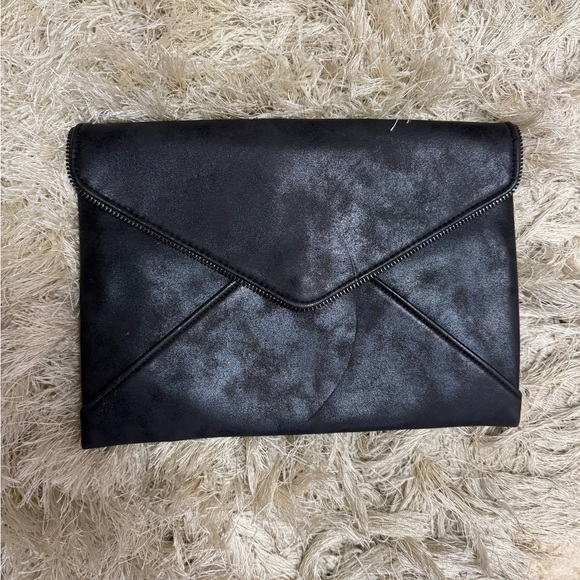 La Diva Italian design envelope Clutch/crossbody with Matte Finish - Picture 2 of 5